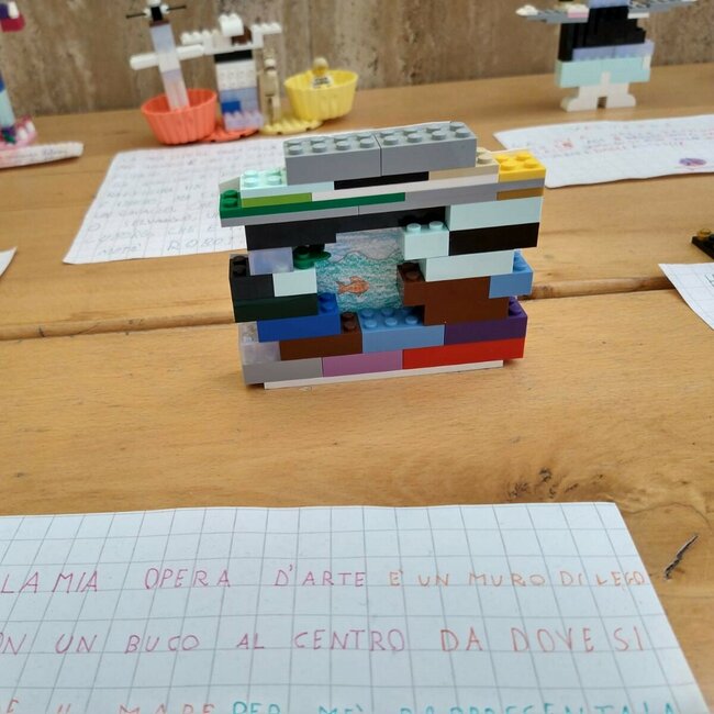 Lego-Objekt gestaltet zum Thema Frieden - Foto Alexa Glawogger-Feucht